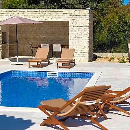 Adrimar Comfortable Vila
